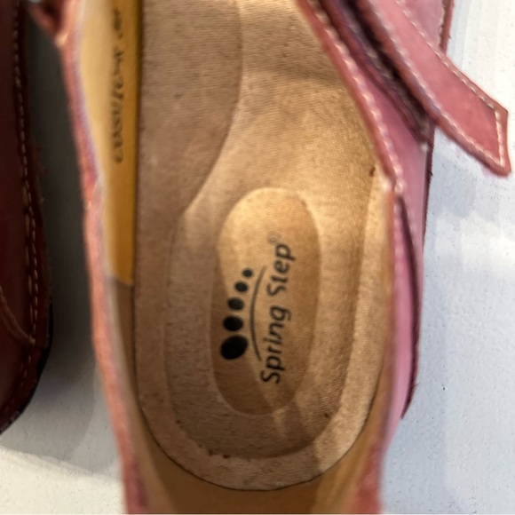 Spring Step Women’s Cosmic-Red Leather Adjustable Strap Shoes Size 38 (7/8) GUC - Picture 3 of 9